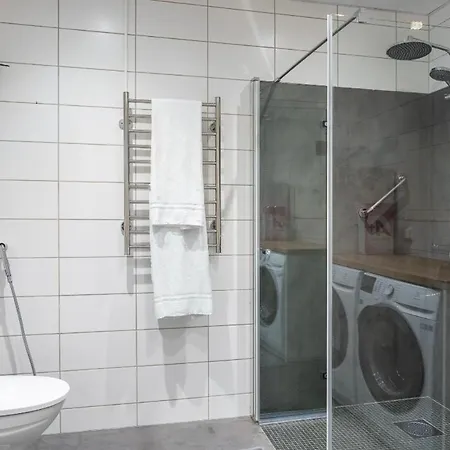 North Estate Skolegata - - Spacious * 特罗姆瑟